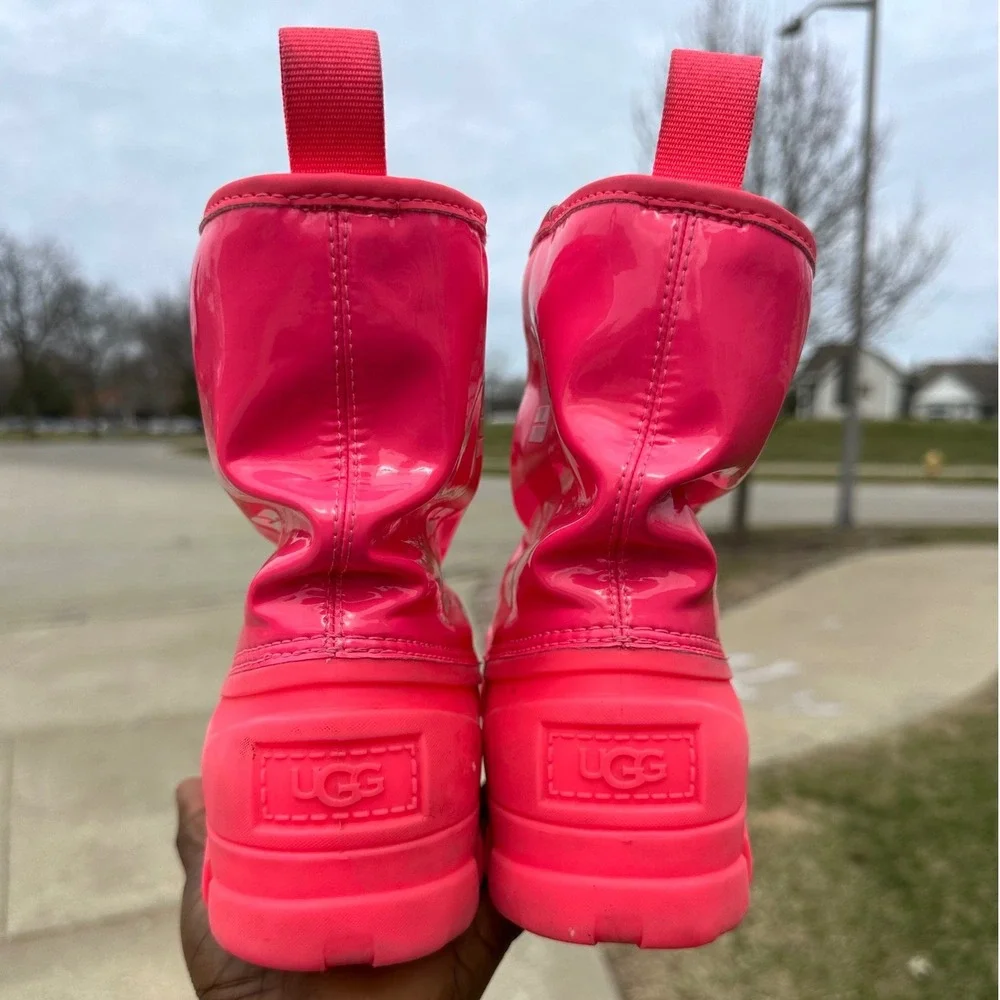 UGG Kids Classic Brellah Mini Boots‎ Big Kids Size 5 Pink